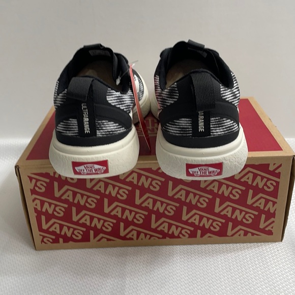 Vans men’s Ultra range Exo black and off white - Picture 7 of 10